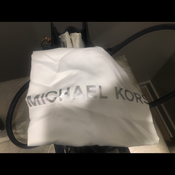 Michael Kors Purse - Picture 6 of 6